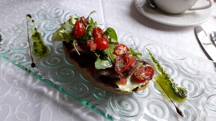 Летнее меню в «Кураже»: от окрошки до Том-Ям. Ресторанная критика Романа Мишленова 1 Летнее меню в «Кураже»: от окрошки до Том-Ям. Ресторанная критика Романа Мишленова 1