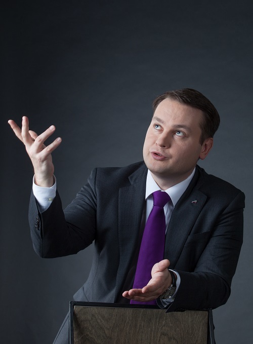 Глеб Архангельский: «Русские сильны в тайм-менеджменте подвига»
3 Глеб Архангельский: «Русские сильны в тайм-менеджменте подвига»
3