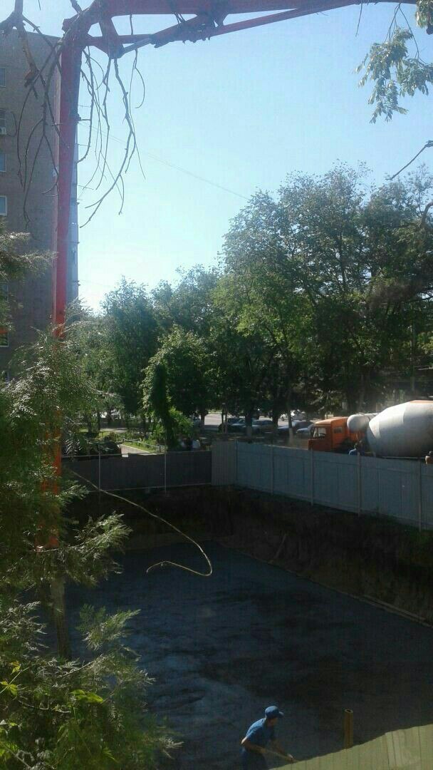 Ростовчане протестуют против строительства магазина на Западном 2 Ростовчане протестуют против строительства магазина на Западном 2