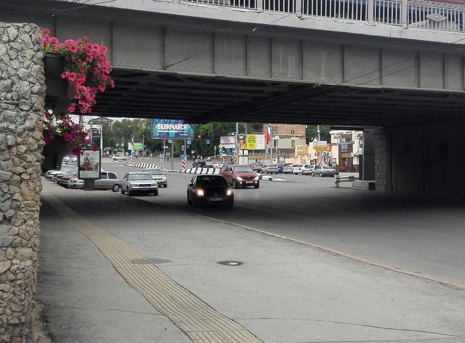 На Красном проспекте ликвидирована обнаруженная прокуратурой «стихийная» парковка 1 На Красном проспекте ликвидирована обнаруженная прокуратурой «стихийная» парковка 1