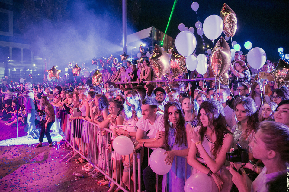 На набережной Ростова состоялся общегородской выпускной 1 На набережной Ростова состоялся общегородской выпускной 1