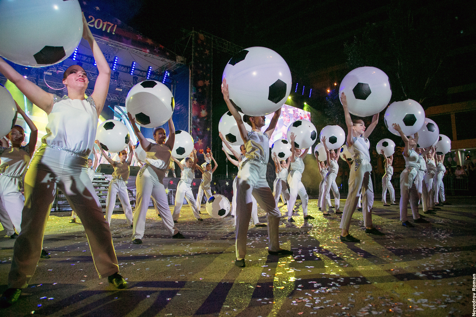 На набережной Ростова состоялся общегородской выпускной 8 На набережной Ростова состоялся общегородской выпускной 8