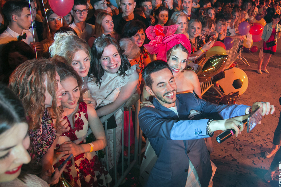 На набережной Ростова состоялся общегородской выпускной 12 На набережной Ростова состоялся общегородской выпускной 12