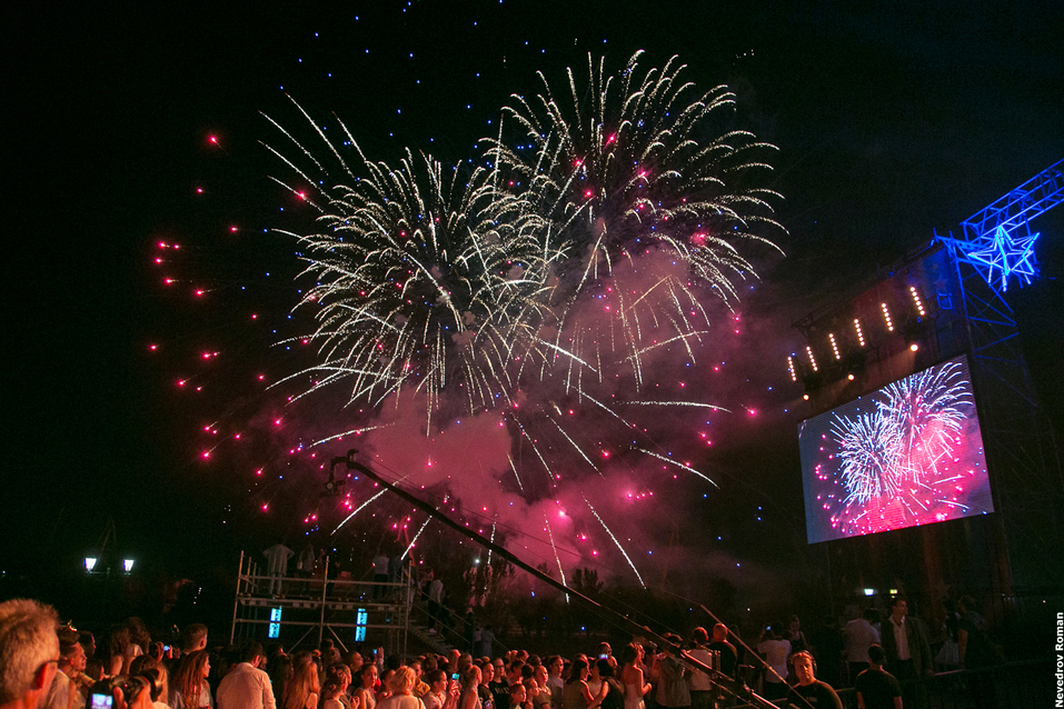 На набережной Ростова состоялся общегородской выпускной 19 На набережной Ростова состоялся общегородской выпускной 19