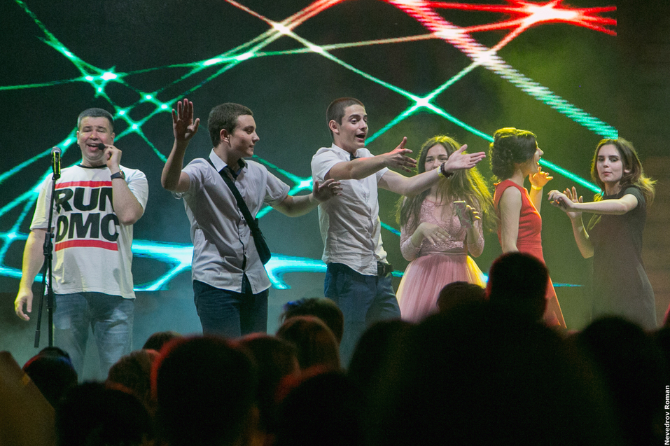 На набережной Ростова состоялся общегородской выпускной 27 На набережной Ростова состоялся общегородской выпускной 27