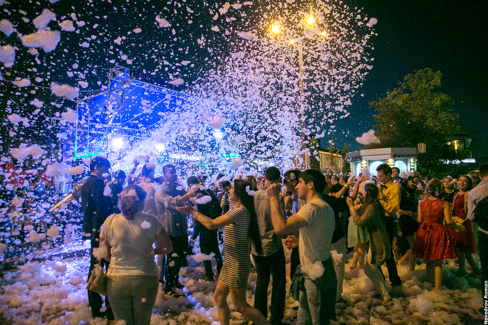 На набережной Ростова состоялся общегородской выпускной 31 На набережной Ростова состоялся общегородской выпускной 31