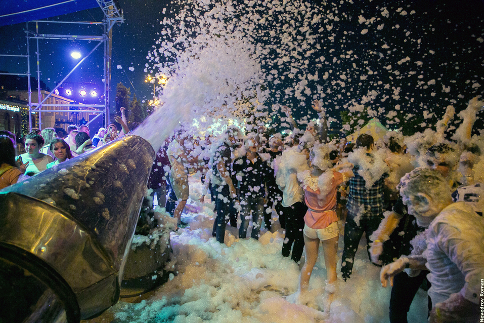 На набережной Ростова состоялся общегородской выпускной 34 На набережной Ростова состоялся общегородской выпускной 34