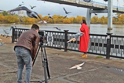 Анна Прохорова: «Я не работаю с проблемами, я работаю с амбициями»
1 Анна Прохорова: «Я не работаю с проблемами, я работаю с амбициями»
1