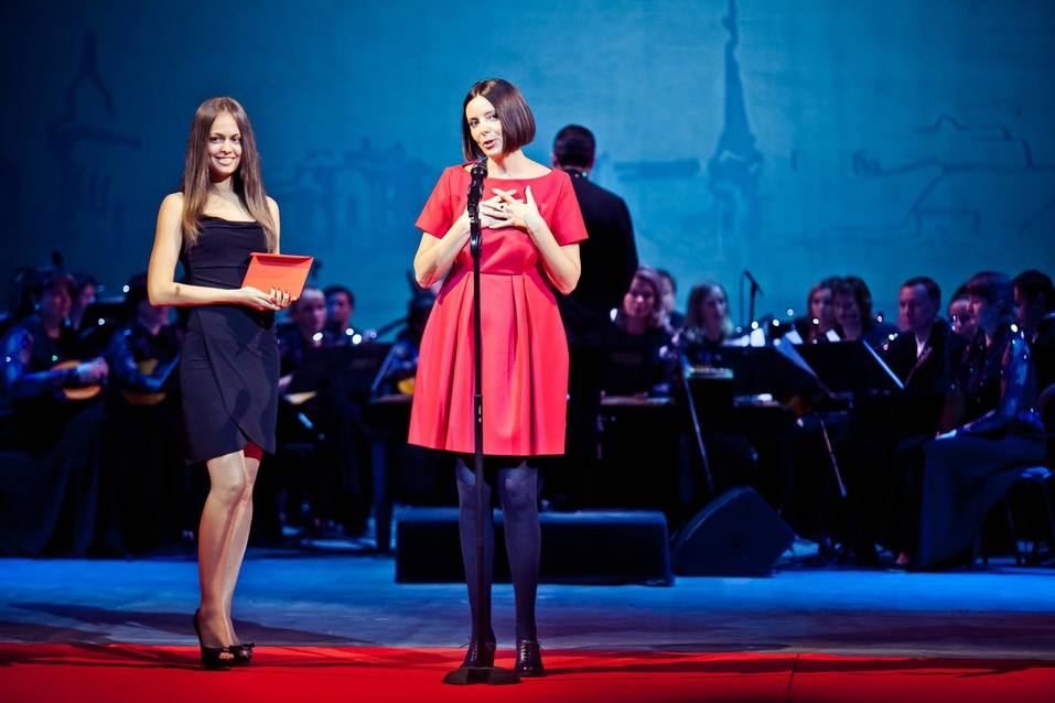 Анна Прохорова: «Я не работаю с проблемами, я работаю с амбициями»
9 Анна Прохорова: «Я не работаю с проблемами, я работаю с амбициями»
9