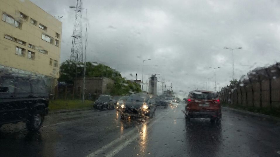 Ливень в Нижнем Новгороде парализовал движение транспорта 1 Ливень в Нижнем Новгороде парализовал движение транспорта 1