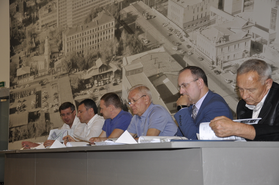 Челябинцы разгромили на публичных слушаниях проект строительства кафе и парковки 3 Челябинцы разгромили на публичных слушаниях проект строительства кафе и парковки 3