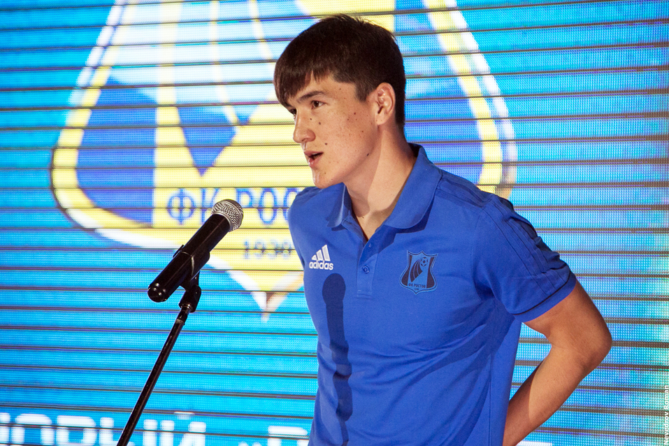 Болельщикам представили новый "Ростов" 28 Болельщикам представили новый "Ростов" 28