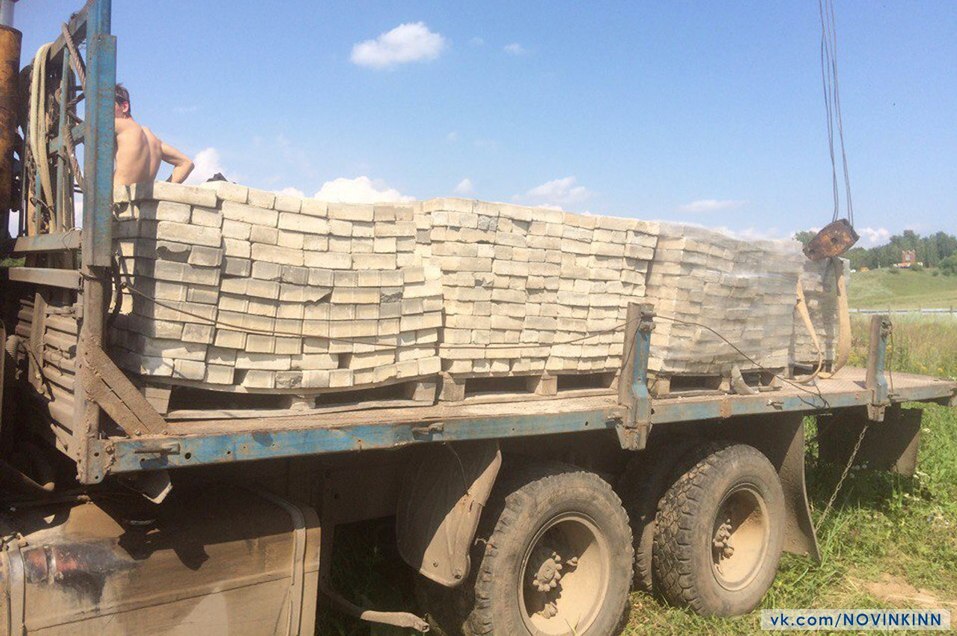 Со стройплощадки ГК «Квартстрой» под Нижним Новгородом вывозят стройматериалы 1 Со стройплощадки ГК «Квартстрой» под Нижним Новгородом вывозят стройматериалы 1