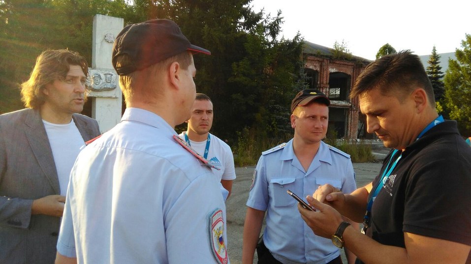 В Нижнем Новгороде начали снос бетонных пакгаузов на Стрелке 5 В Нижнем Новгороде начали снос бетонных пакгаузов на Стрелке 5