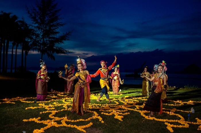 «Тайцы думают, что русские отнимают у них кусок хлеба». Как живут свадебные генералы 4 «Тайцы думают, что русские отнимают у них кусок хлеба». Как живут свадебные генералы 4