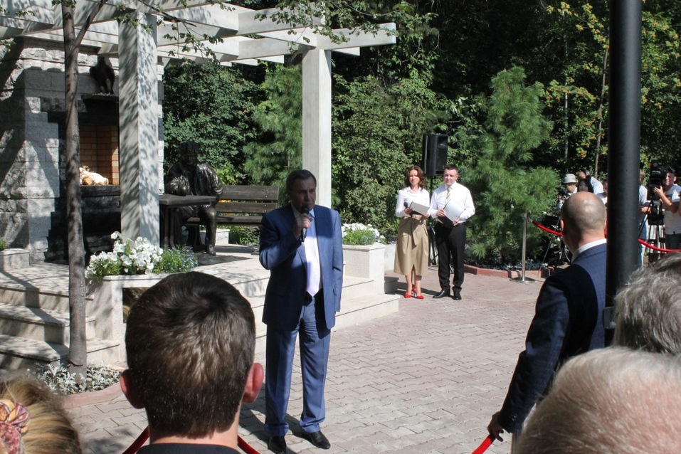 «Это был великий человек». Открыт памятник Ростиславу Шило 1 «Это был великий человек». Открыт памятник Ростиславу Шило 1