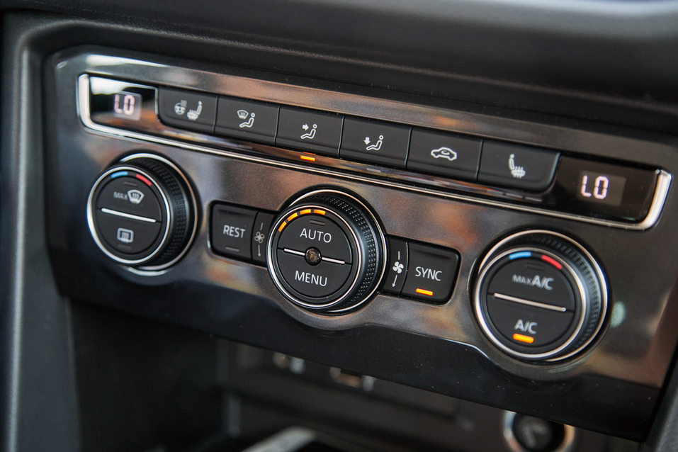 Алексей Матвеенко совершил загородный вояж на новом Volkswagen Tiguan 4 Алексей Матвеенко совершил загородный вояж на новом Volkswagen Tiguan 4