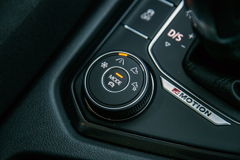 Алексей Матвеенко совершил загородный вояж на новом Volkswagen Tiguan 5 Алексей Матвеенко совершил загородный вояж на новом Volkswagen Tiguan 5