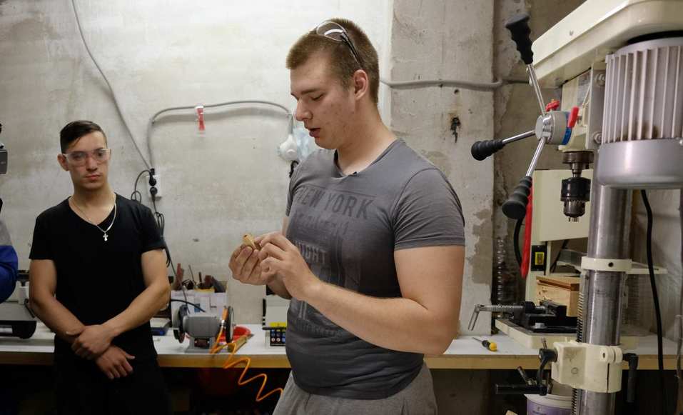 «Одна ручка стоит 150 тыс. руб.» Как бывший студент взял дрель и укротил черное дерево 4 «Одна ручка стоит 150 тыс. руб.» Как бывший студент взял дрель и укротил черное дерево 4