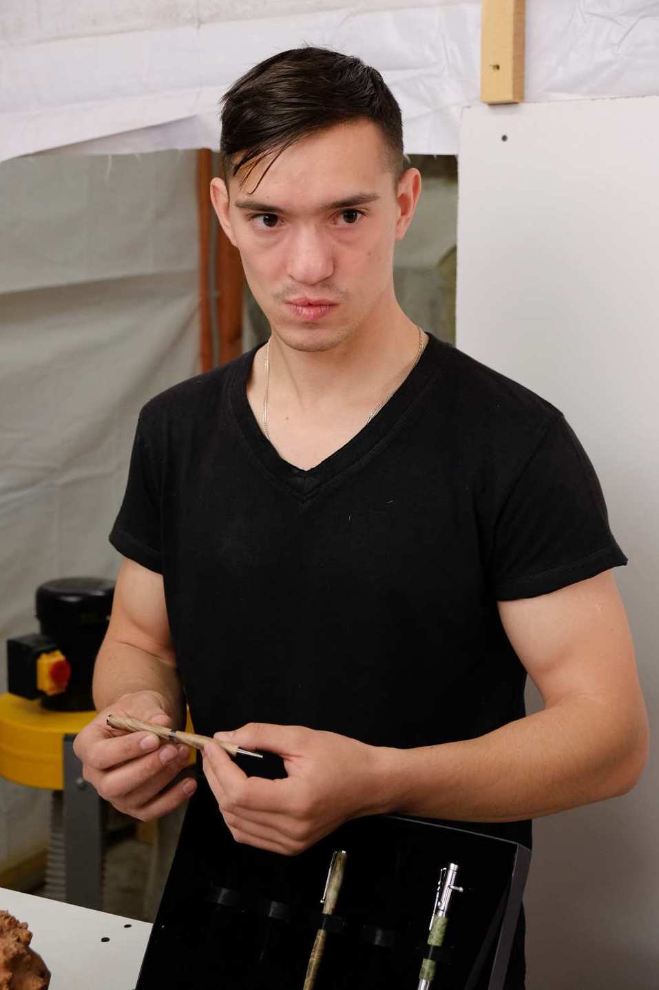 «Одна ручка стоит 150 тыс. руб.» Как бывший студент взял дрель и укротил черное дерево 7 «Одна ручка стоит 150 тыс. руб.» Как бывший студент взял дрель и укротил черное дерево 7