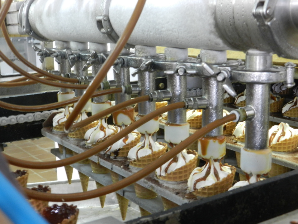 В Челябинске показали, как варят мороженое 6 В Челябинске показали, как варят мороженое 6