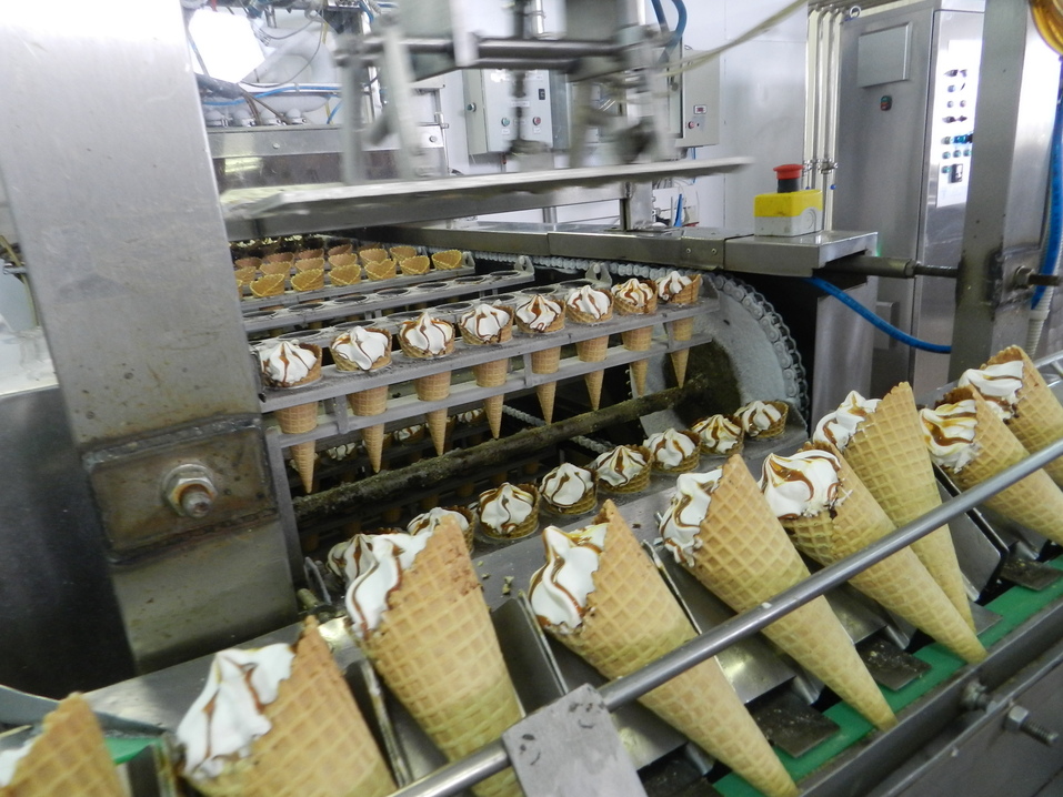 В Челябинске показали, как варят мороженое 7 В Челябинске показали, как варят мороженое 7