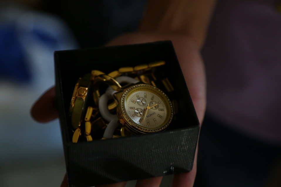 Жители Ростова активно помогают пострадавшим от пожара вещами ФОТО 11 Жители Ростова активно помогают пострадавшим от пожара вещами ФОТО 11