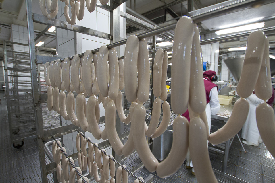 Изнанка комбината «Хороший вкус». Из чего делают сосиски и колбасы, и едят ли их работники 22 Изнанка комбината «Хороший вкус». Из чего делают сосиски и колбасы, и едят ли их работники 22