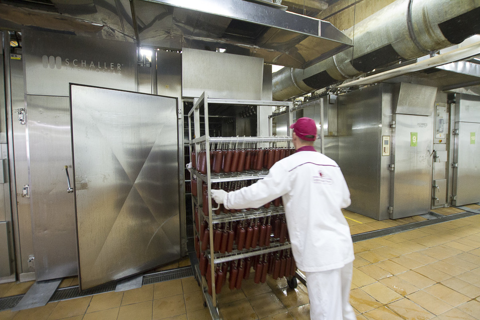 Изнанка комбината «Хороший вкус». Из чего делают сосиски и колбасы, и едят ли их работники 27 Изнанка комбината «Хороший вкус». Из чего делают сосиски и колбасы, и едят ли их работники 27