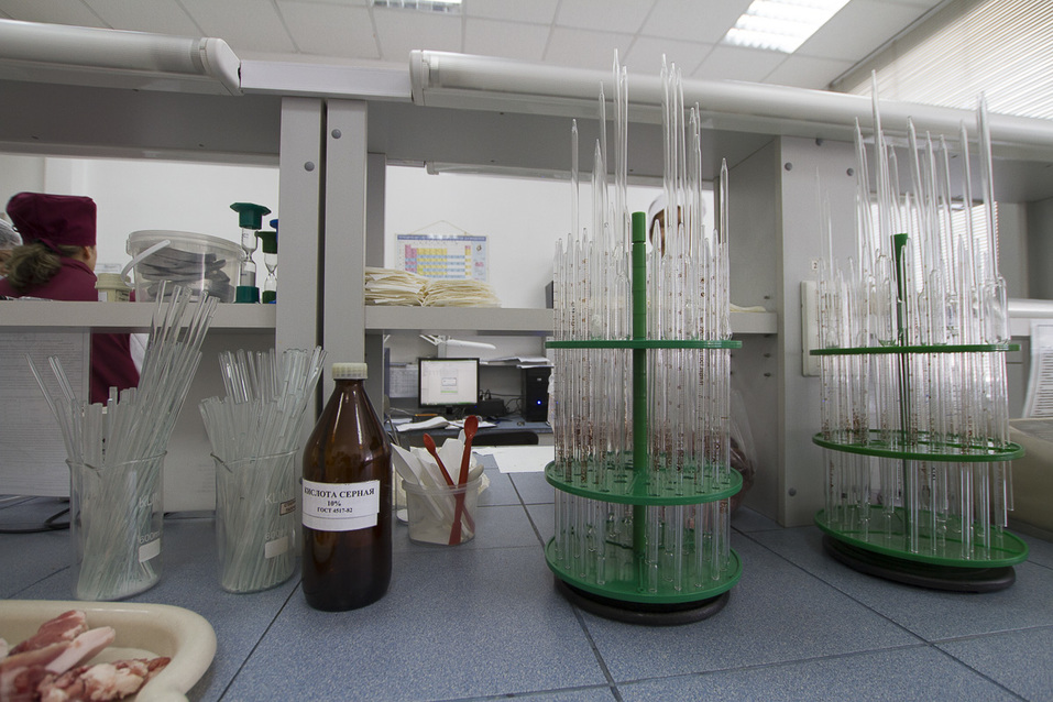 Изнанка комбината «Хороший вкус». Из чего делают сосиски и колбасы, и едят ли их работники 37 Изнанка комбината «Хороший вкус». Из чего делают сосиски и колбасы, и едят ли их работники 37