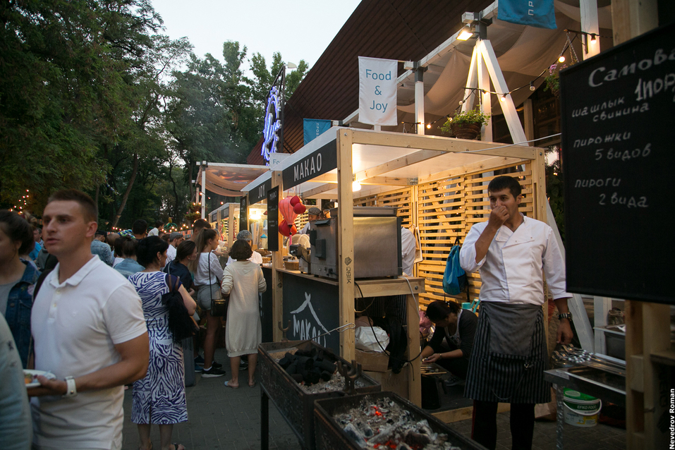Сеть ресторанов "Правый берег" провела в Ростове фестиваль "Food & Joy" 2 Сеть ресторанов "Правый берег" провела в Ростове фестиваль "Food & Joy" 2