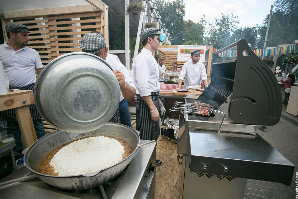 Сеть ресторанов "Правый берег" провела в Ростове фестиваль "Food & Joy" 4 Сеть ресторанов "Правый берег" провела в Ростове фестиваль "Food & Joy" 4