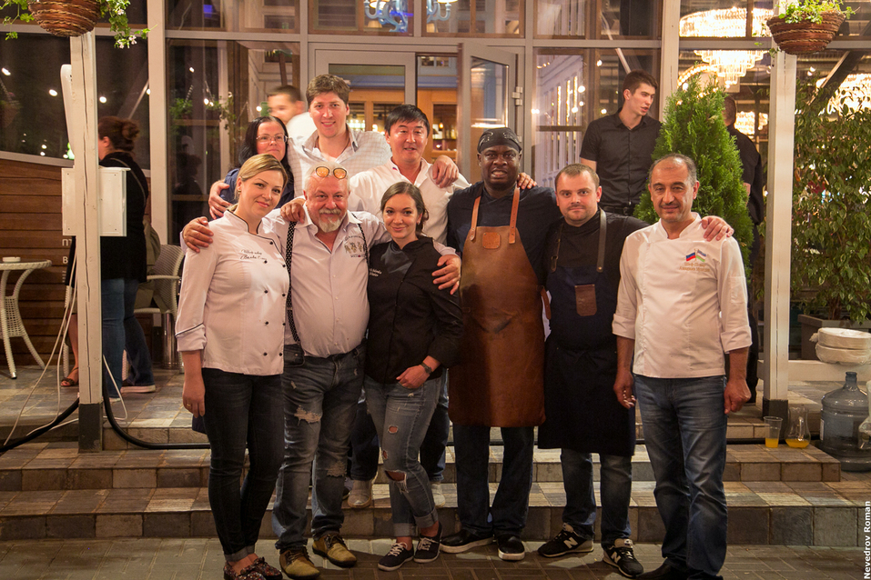 Сеть ресторанов "Правый берег" провела в Ростове фестиваль "Food & Joy" 16 Сеть ресторанов "Правый берег" провела в Ростове фестиваль "Food & Joy" 16