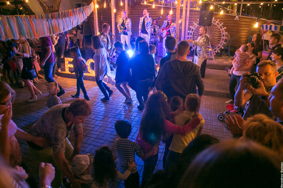 Сеть ресторанов "Правый берег" провела в Ростове фестиваль "Food & Joy" 18 Сеть ресторанов "Правый берег" провела в Ростове фестиваль "Food & Joy" 18