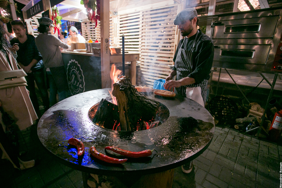 Сеть ресторанов "Правый берег" провела в Ростове фестиваль "Food & Joy" 20 Сеть ресторанов "Правый берег" провела в Ростове фестиваль "Food & Joy" 20