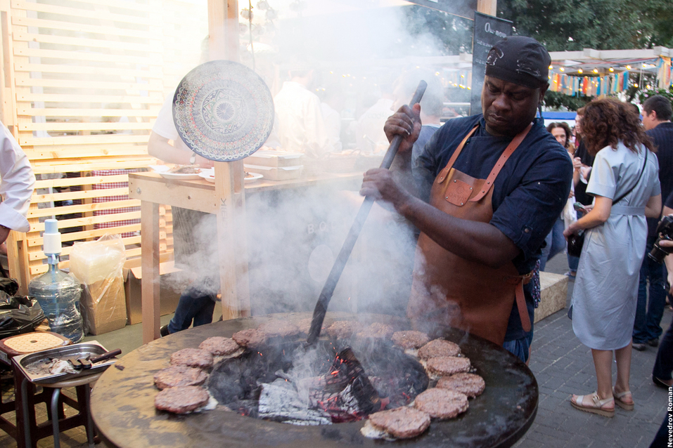 Сеть ресторанов "Правый берег" провела в Ростове фестиваль "Food & Joy" 11 Сеть ресторанов "Правый берег" провела в Ростове фестиваль "Food & Joy" 11