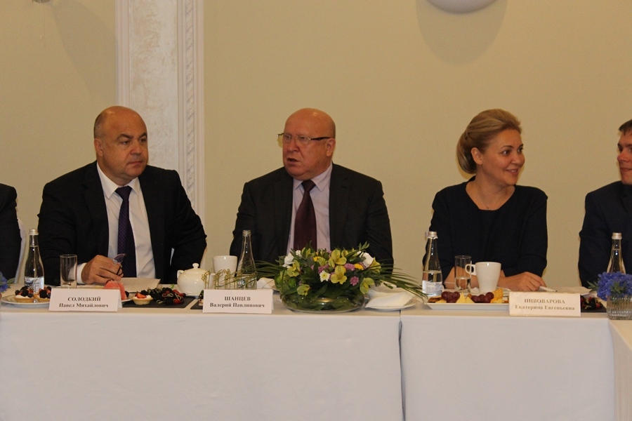 Шанцев поручил откорректировать систему работы пунктов весогабаритного контроля 1 Шанцев поручил откорректировать систему работы пунктов весогабаритного контроля 1