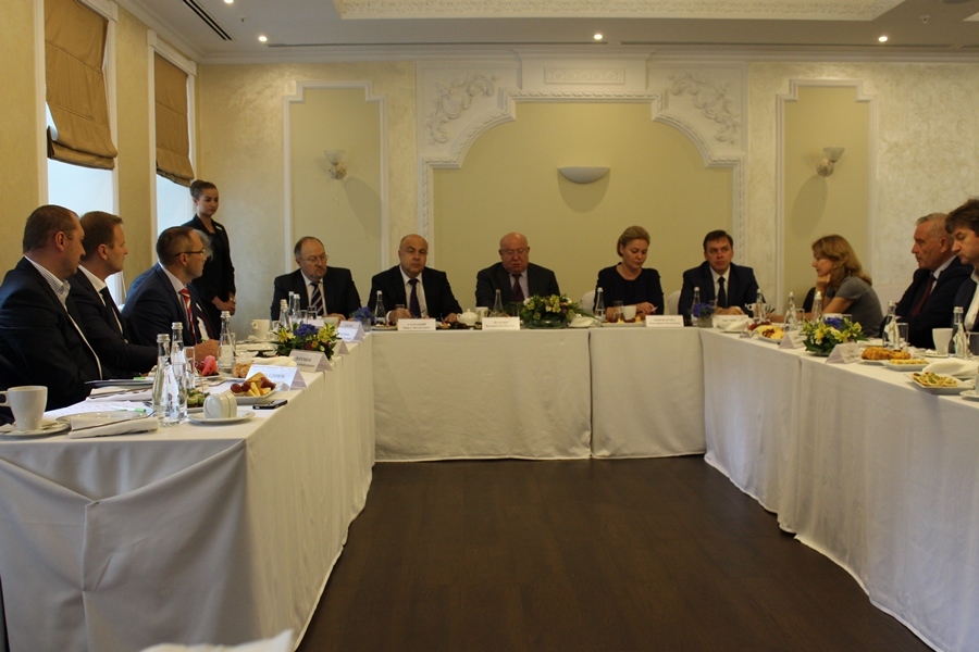 Шанцев поручил откорректировать систему работы пунктов весогабаритного контроля 3 Шанцев поручил откорректировать систему работы пунктов весогабаритного контроля 3