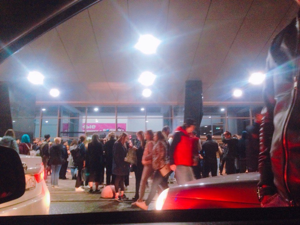 Тысячи людей эвакуируют из всех крупных ТРК Челябинска и Копейска 1 Тысячи людей эвакуируют из всех крупных ТРК Челябинска и Копейска 1