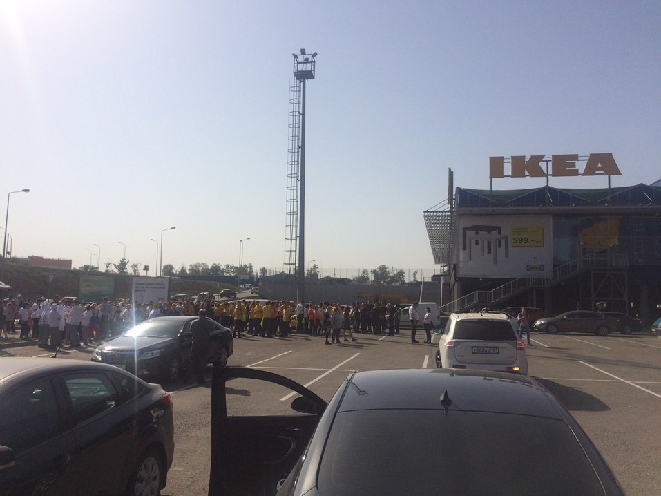 В Ростове эвакуировали несколько торговых центров 3 В Ростове эвакуировали несколько торговых центров 3