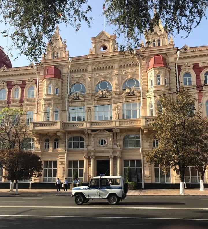 В Ростове эвакуировали несколько торговых центров 6 В Ростове эвакуировали несколько торговых центров 6