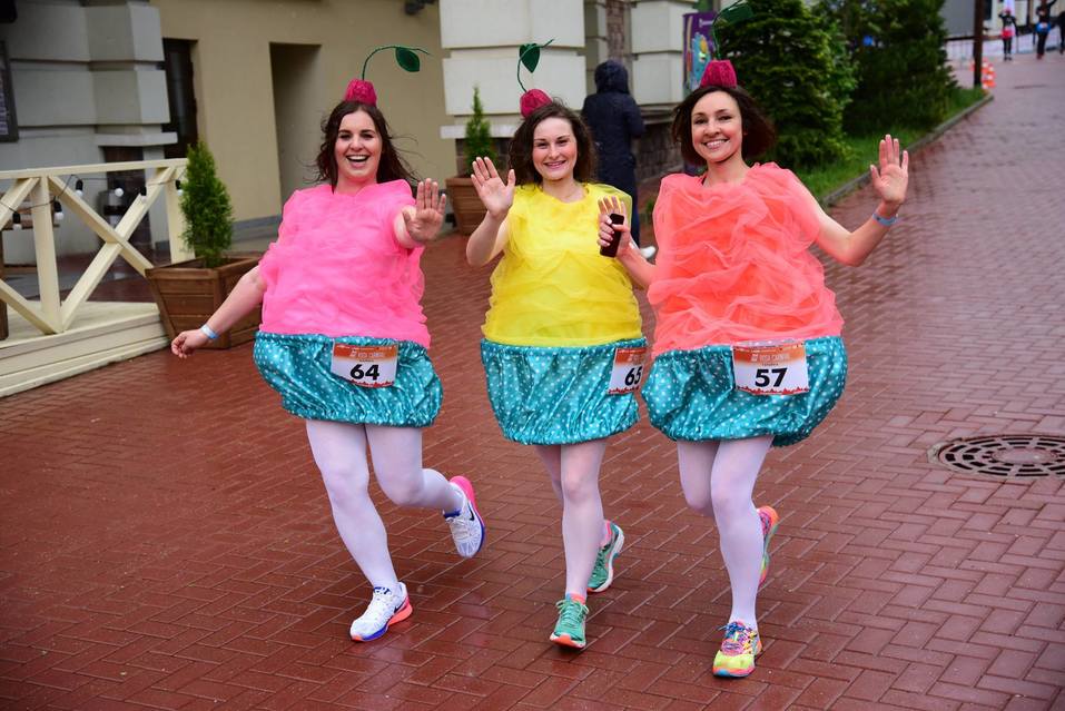 В Челябинске на улице Кирова был замечен рыцарь 3 В Челябинске на улице Кирова был замечен рыцарь 3