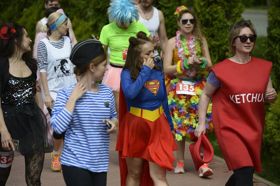 В Челябинске на улице Кирова был замечен рыцарь 5 В Челябинске на улице Кирова был замечен рыцарь 5