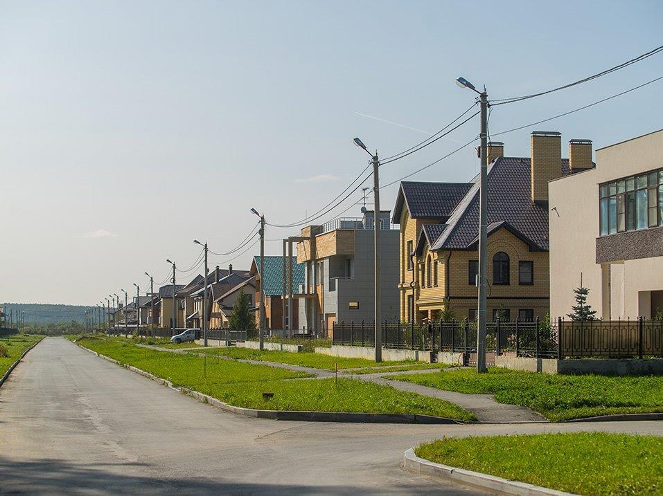 Коттеджный, но не загородный. Как создали кусочек малоэтажной Америки на Урале 12 Коттеджный, но не загородный. Как создали кусочек малоэтажной Америки на Урале 12