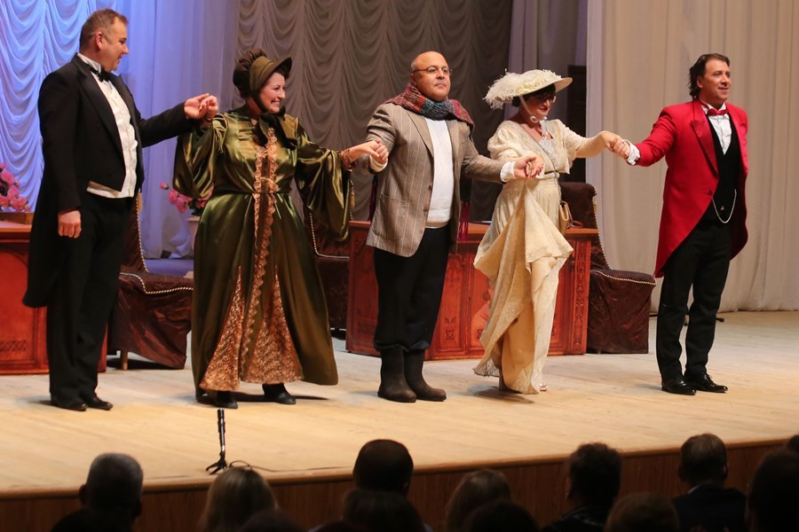 Нижегородские предприниматели вышли на сцену в благотворительном спектакле «Не может быть» 11 Нижегородские предприниматели вышли на сцену в благотворительном спектакле «Не может быть» 11