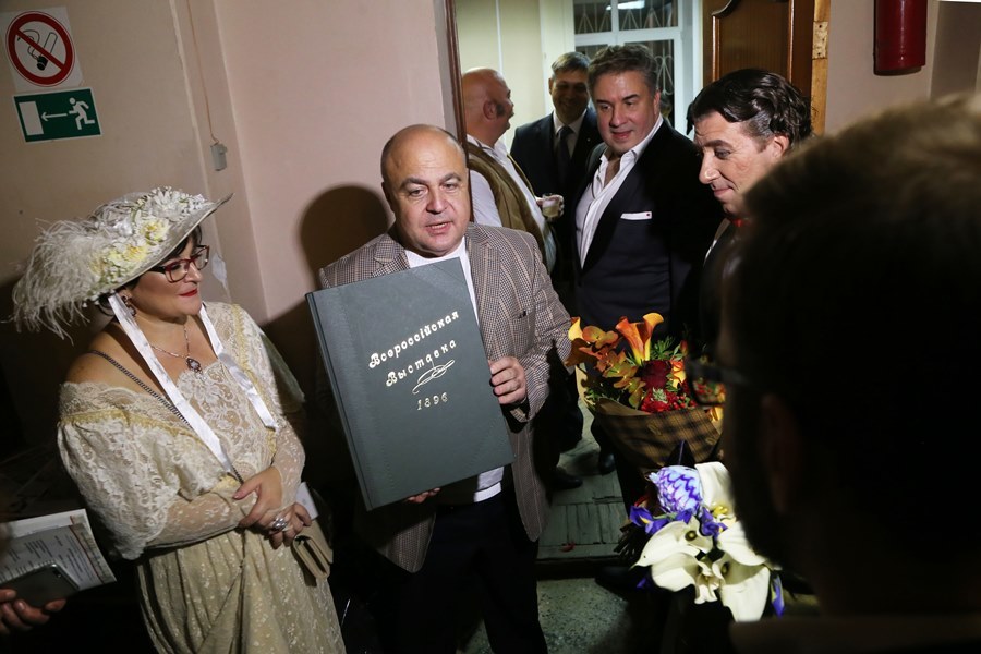 Нижегородские предприниматели вышли на сцену в благотворительном спектакле «Не может быть» 40 Нижегородские предприниматели вышли на сцену в благотворительном спектакле «Не может быть» 40