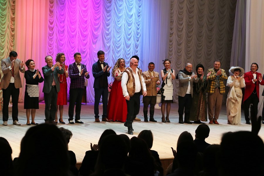Нижегородские предприниматели вышли на сцену в благотворительном спектакле «Не может быть» 38