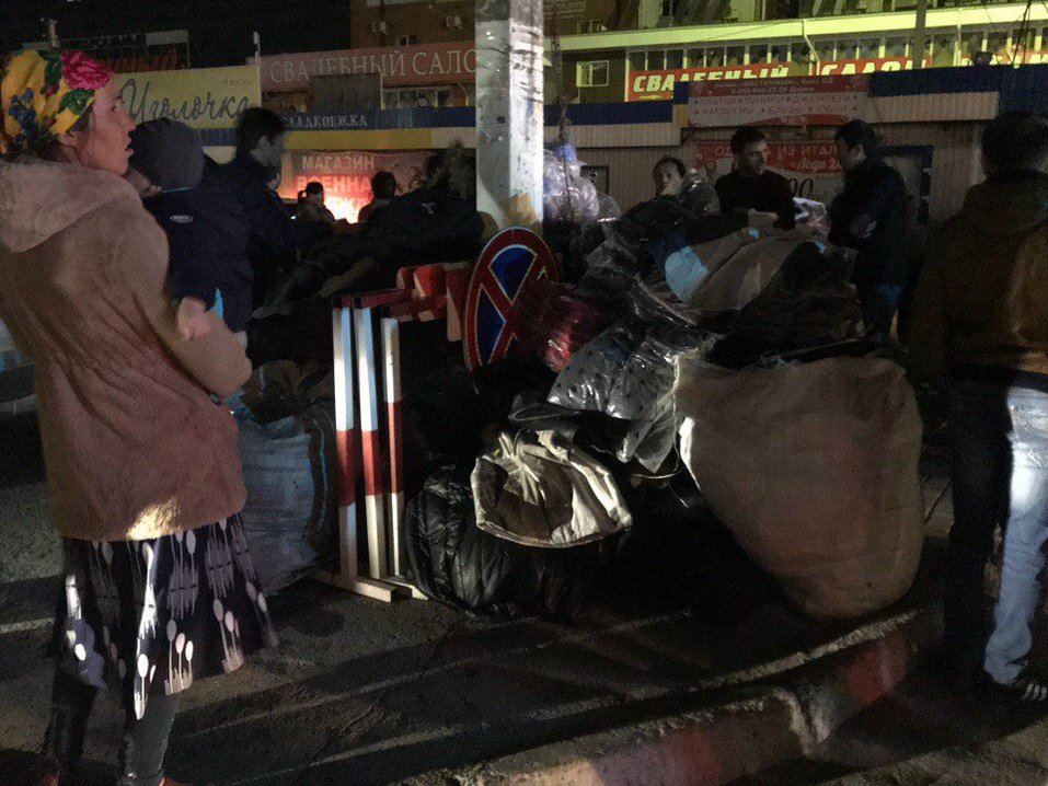 В Ростове-на-Дону горит рынок Темерник 2 В Ростове-на-Дону горит рынок Темерник 2