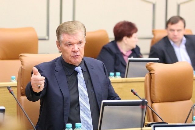 Строители vs дорожники: кто станет мэром Красноярска
4 Строители vs дорожники: кто станет мэром Красноярска
4