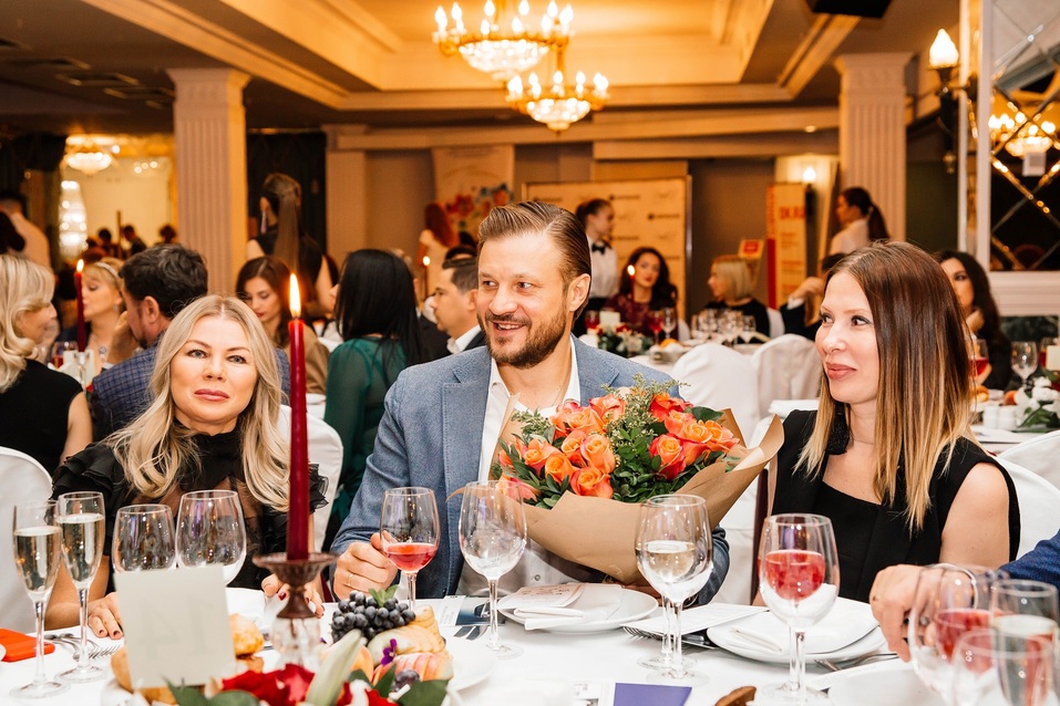 Фоторепортаж: традиции светских салонов возрождают в Челябинске 8 Фоторепортаж: традиции светских салонов возрождают в Челябинске 8